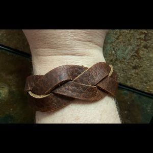 Women’s 9” long, 1” wide “magic braid” bracelet